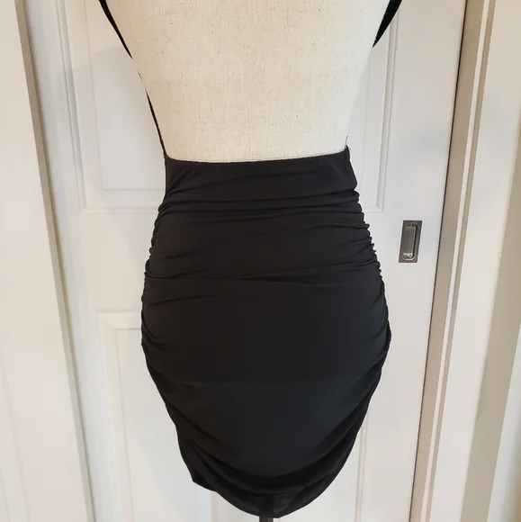 Black Low back Dress with Side Ruching - Picture 4 of 8